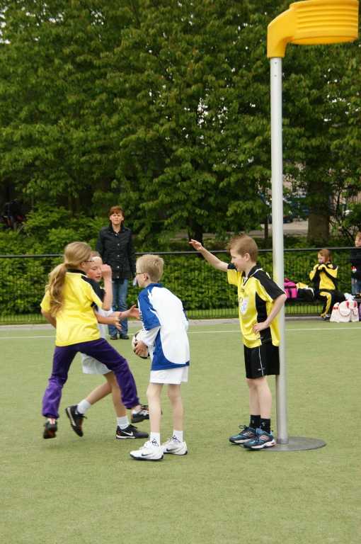 Korfbal E2  8 mei 2010 -17.JPG